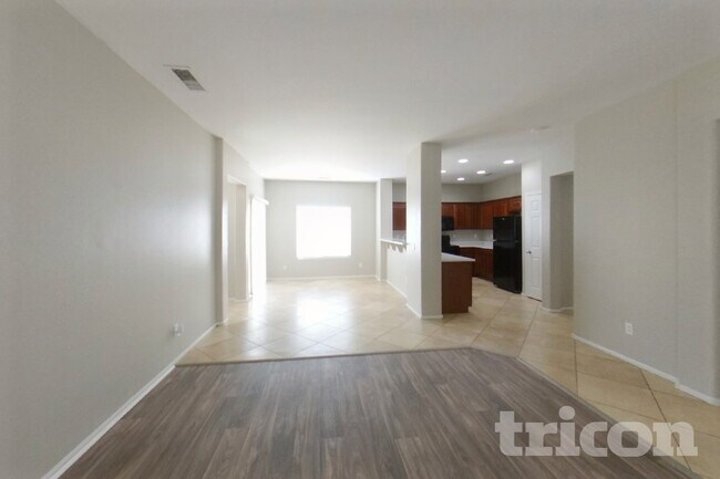 Foto del edificio - 44570 W Mescal Dr