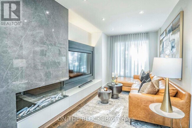 Building Photo - 49 Leslie St