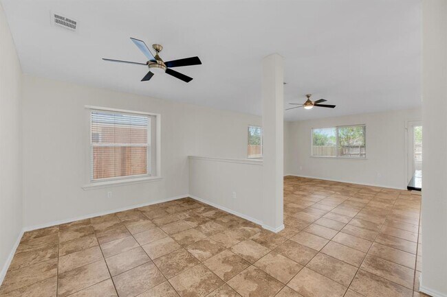 Foto del edificio - 3755 Castle Rock Dr