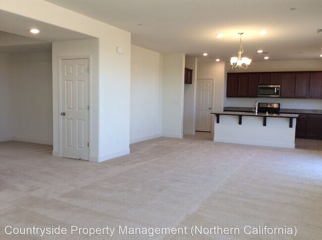 Foto del edificio - 5 br, 3 bath House - 2498 Avalon Lane