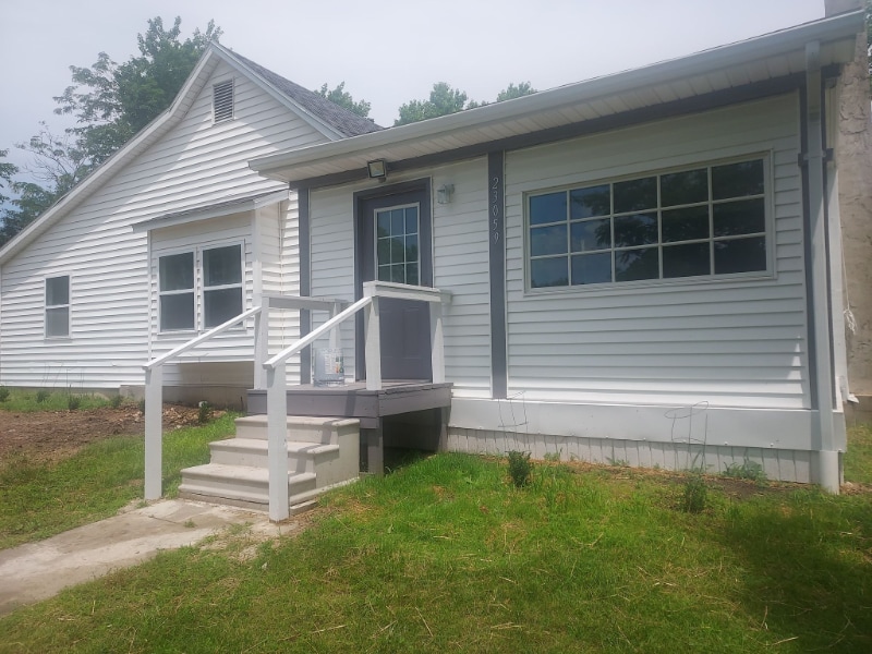 Primary Photo - 23059 Lange Rd