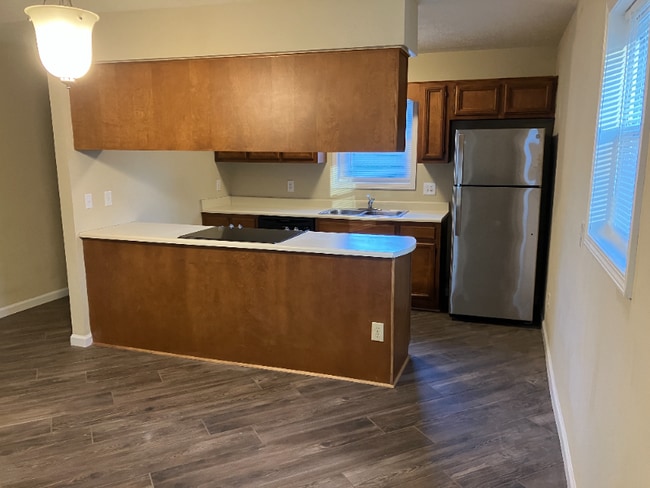 Building Photo - 800 Deer Haven Ct