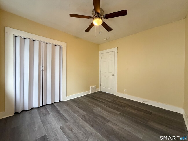 Building Photo - 330 Hollister St