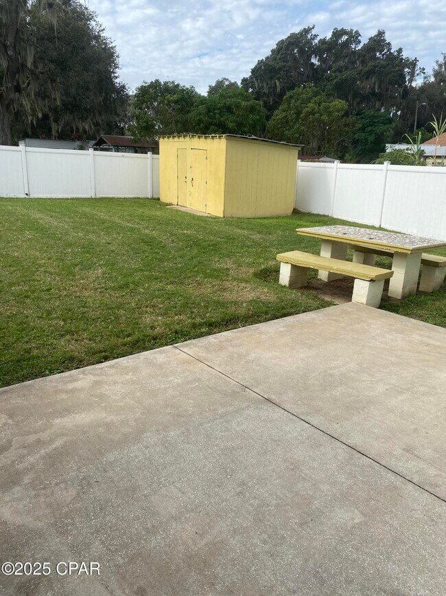 Foto del edificio - 137 N Lake Reedy Blvd