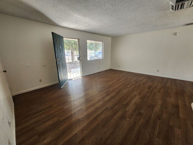 Building Photo - 6444 Palo Verde Ave