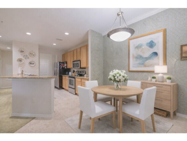 Foto del edificio - 5988 Summerhill - 2 beds unit with elevator access