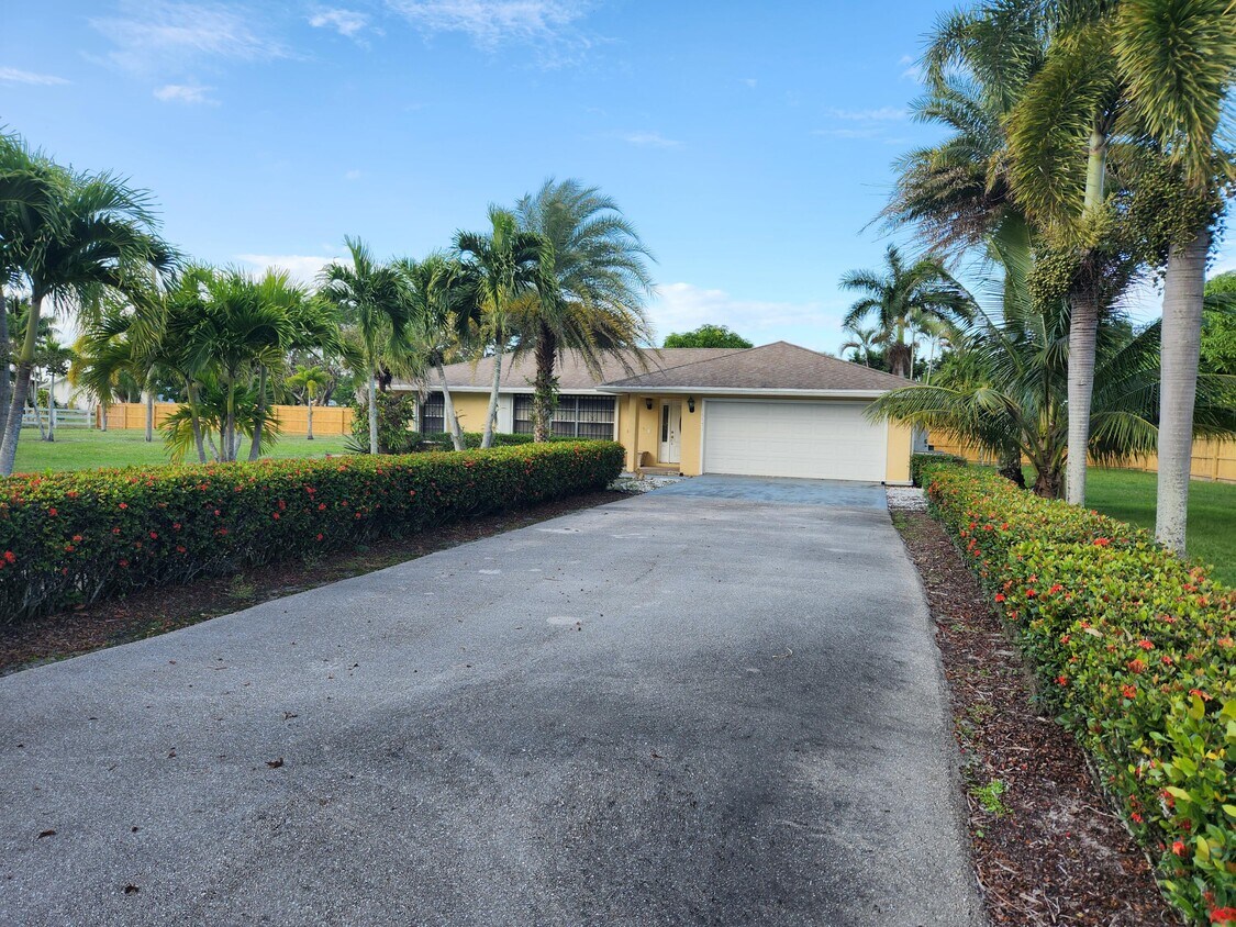 16571 Rembrandt Blvd, Loxahatchee, FL 33470 House Rental in