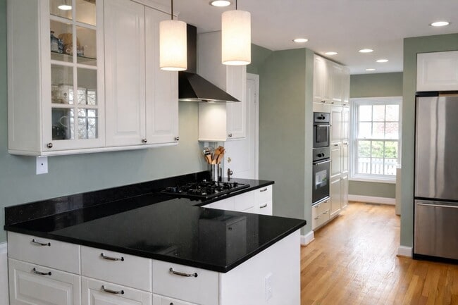 Building Photo - 3BR 2BA - Silver Spring Colonial - Walk to Metro