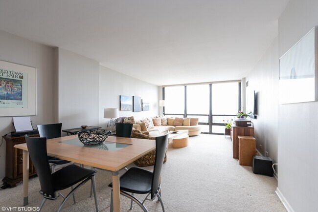 Foto del edificio - 1636 N Wells St