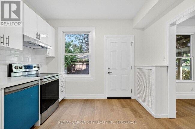 Photo du bâtiment - 104 Carrick Ave