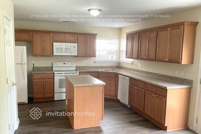 Foto del edificio - 8422 Oak Dr