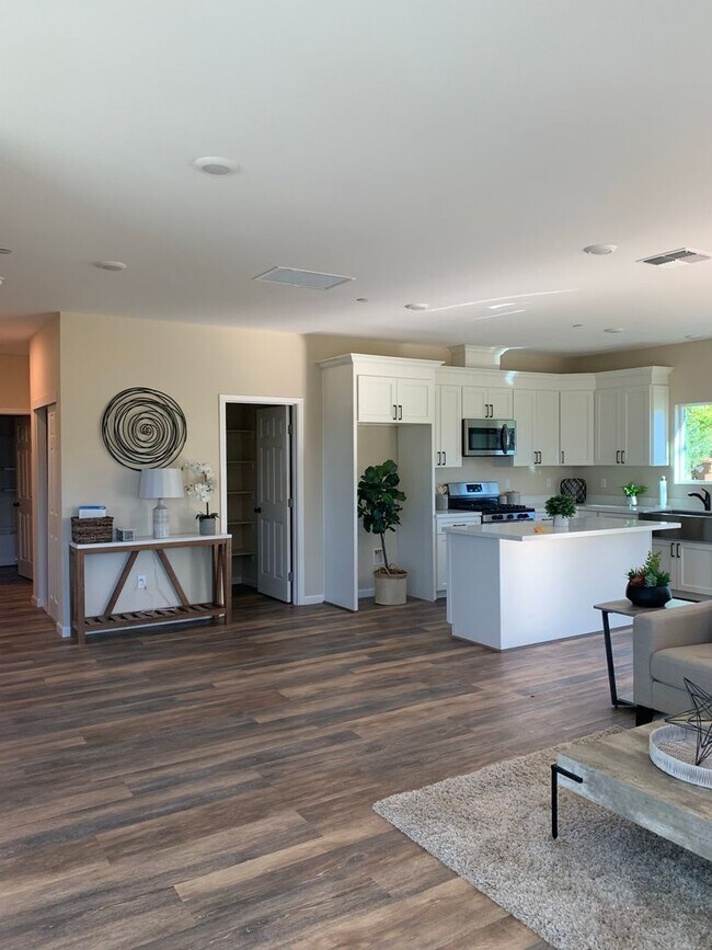 Foto del edificio - Paradise Home for rent, Newer construction...