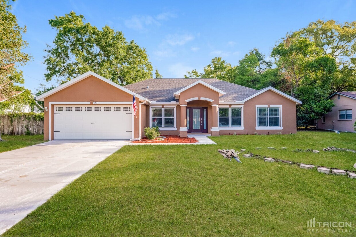 Foto principal - 9241 Sanborn St