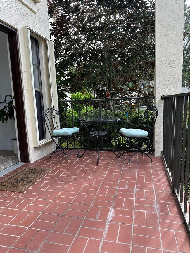 Foto del edificio - 3024 Lucerne Park Dr