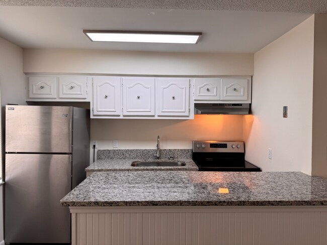 Foto del edificio - Updated One Bedroom, One Bath Apartment in...