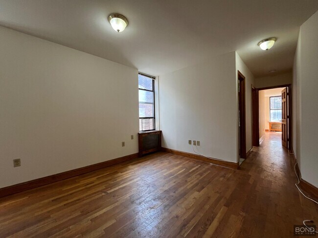 Foto del edificio - 244 W 109th St