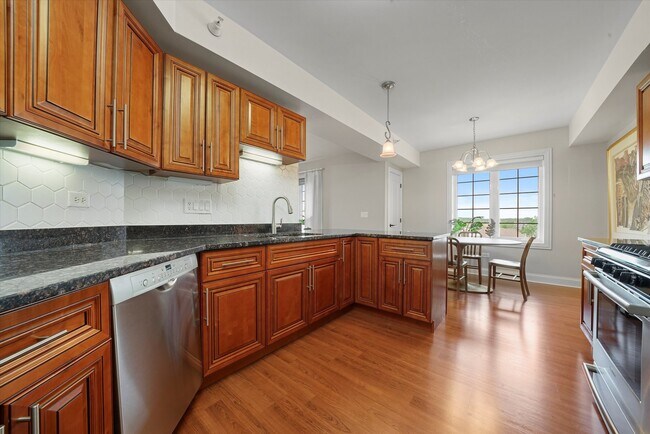 Building Photo - 15630 Park Station Blvd