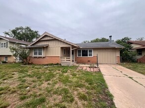 Building Photo - 1509 W Anita Ave
