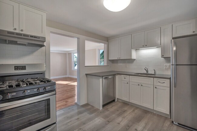 Building Photo - 368 Boston St