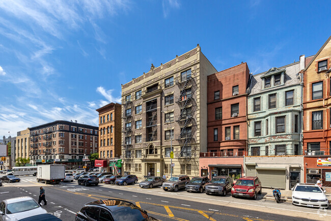 Foto del edificio - 707 Saint Nicholas Ave