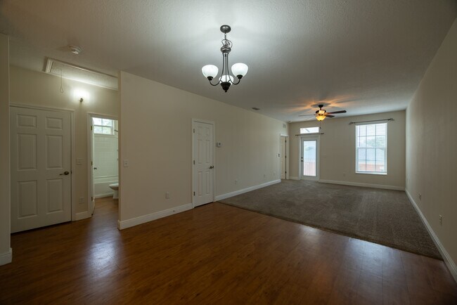 Comedor/Sala de estar - 6272 Abbott Station Dr