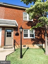 Building Photo - 710 S Adams St