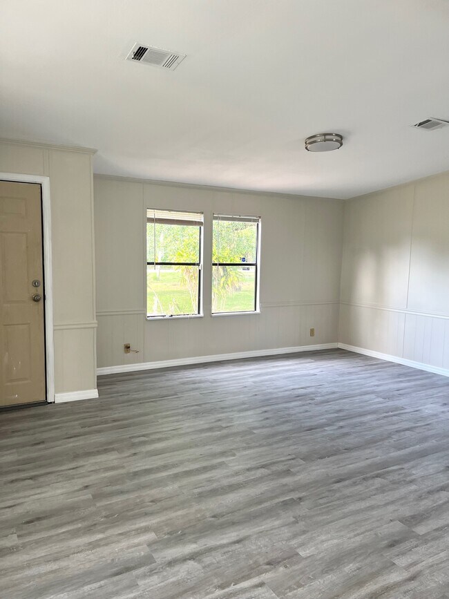 Building Photo - 2376 Case Ln