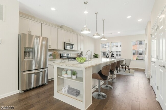 Building Photo - 17 Gala Ct