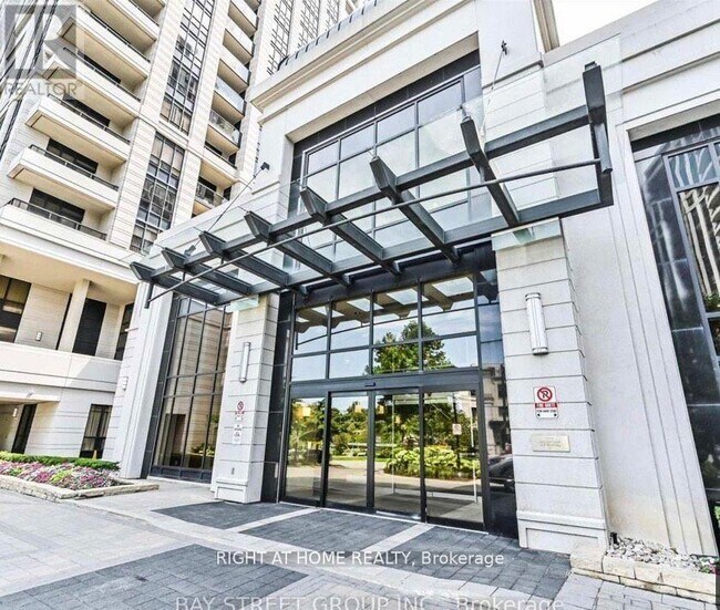 Photo du bâtiment - 100 Harrison Garden Blvd