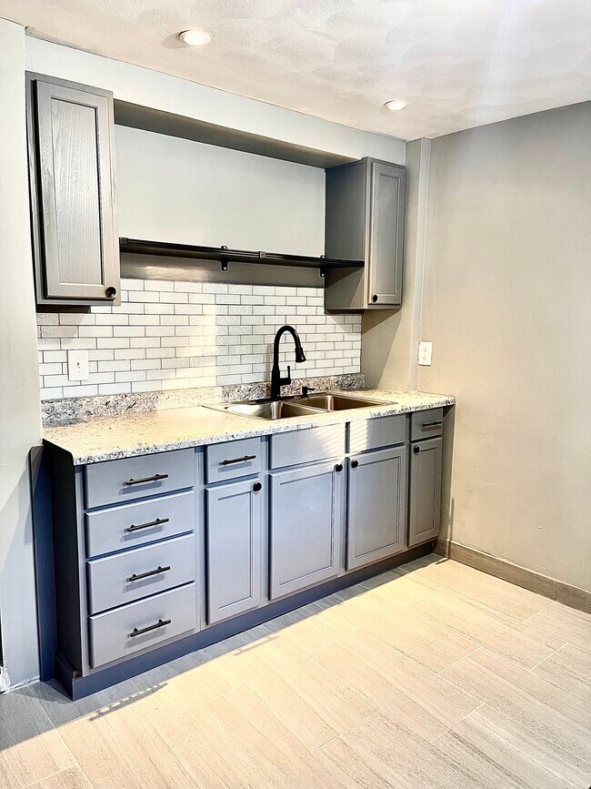 Cocina - 1005 N State St