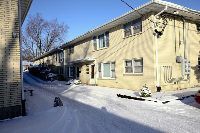 Building Photo - 4141 Eastridge Dr