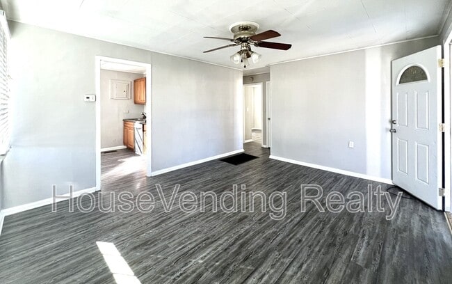 Photo - 407 Douglas Ave House