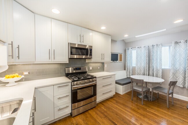 Foto del edificio - 1180 S Plymouth Ct