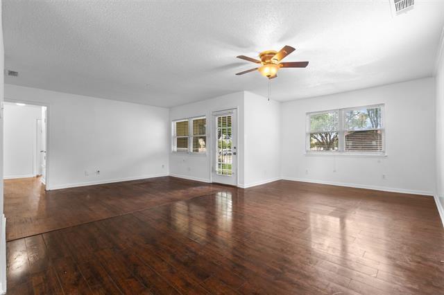 Foto del edificio - 323 Hillcrest Ave