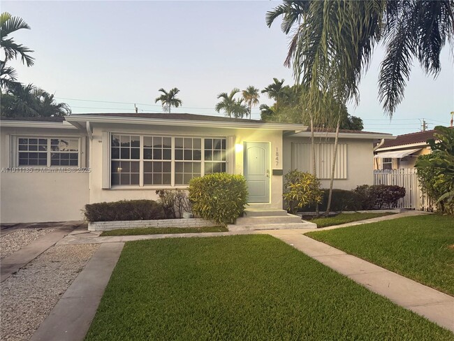 Foto del edificio - 1847 Wiley St