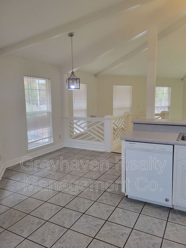 Building Photo - 1017 Mushroom Way