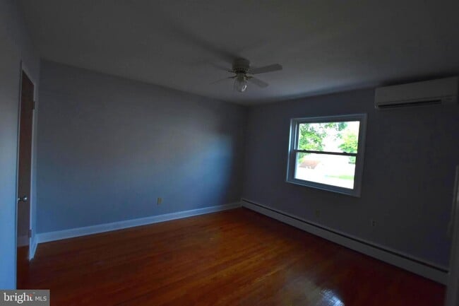 Building Photo - 335 Talbott Ave