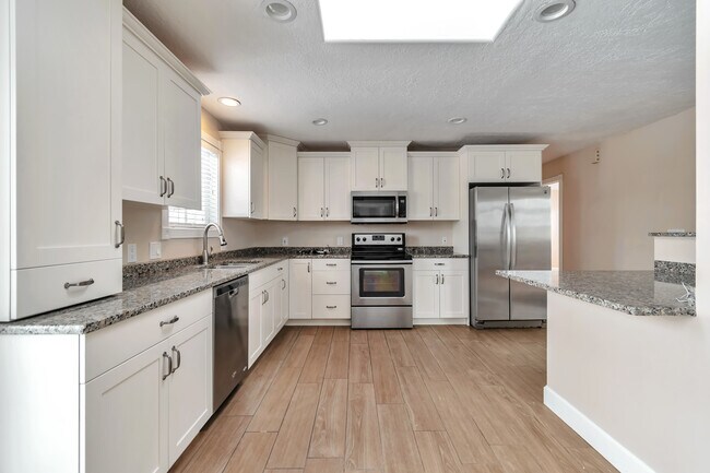 Building Photo - 4968 S Cowdell St
