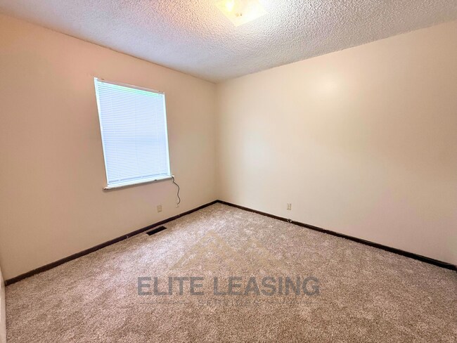 Foto del edificio - 2 Bedrooms | 1 Bathroom | Partial Fenced Yard