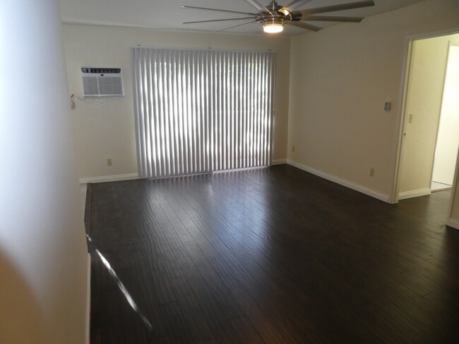 Living Room - 7013 Haskell Ave