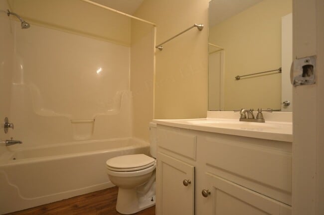 Building Photo - South Street Apartments