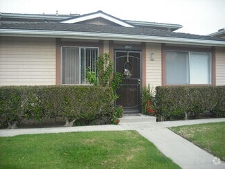 Building Photo - 2571 Sextant Ave