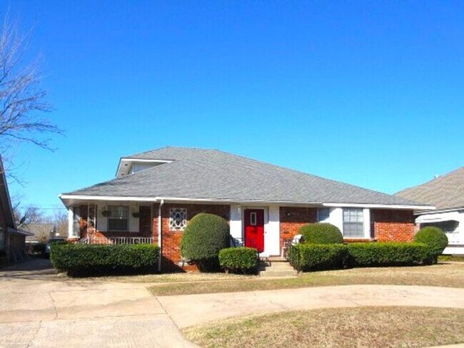 Large 2 Bed 2 Bath - Large 2 Bed 2 Bath House