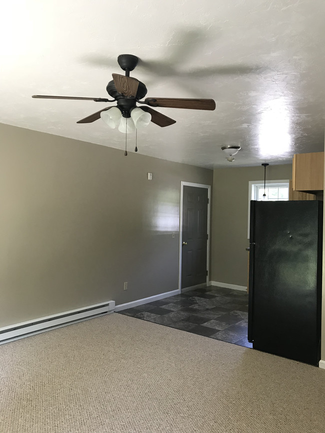 Dining Area - 28 Quaboag St