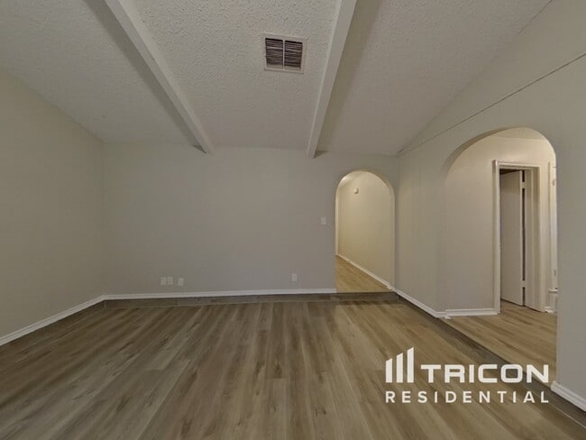 Foto del edificio - 2312 Vineyard Dr