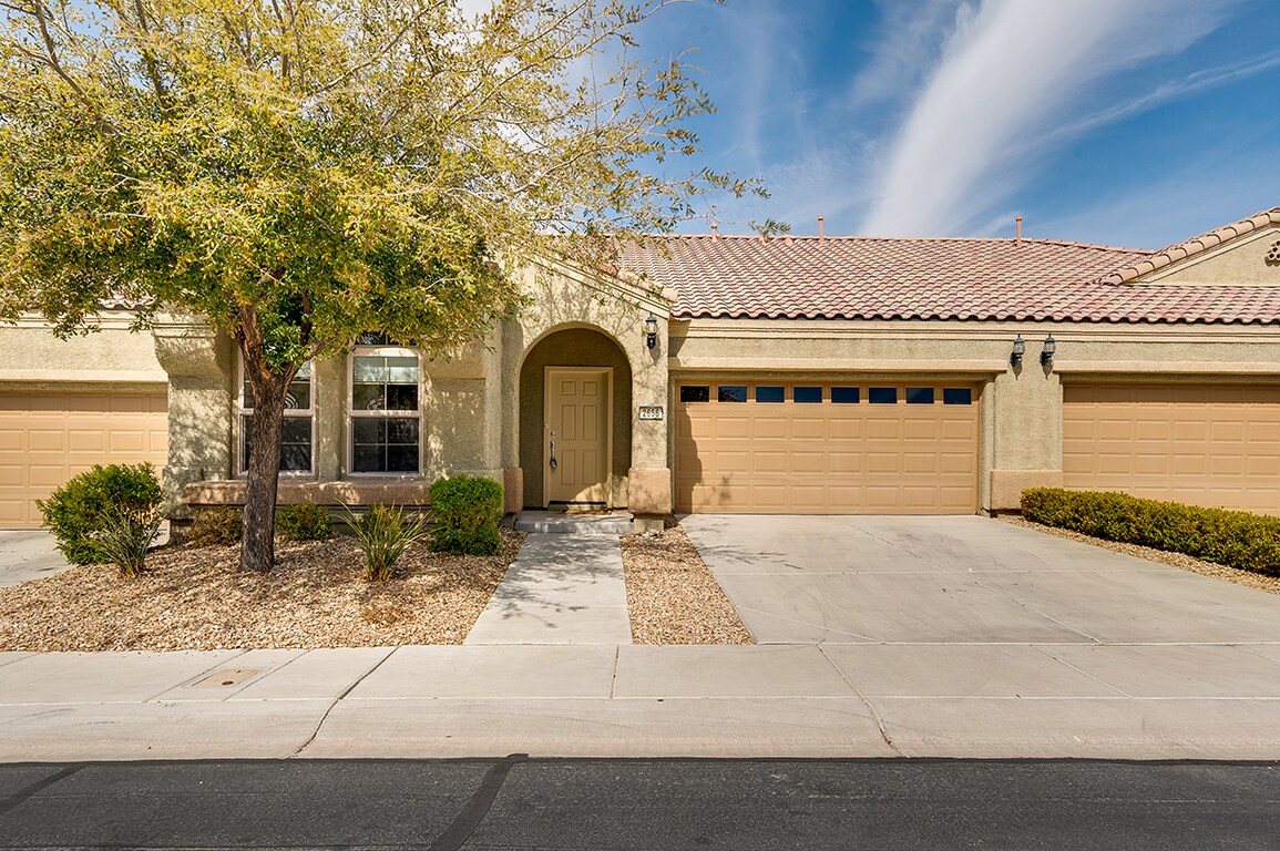 2656 Solar Corona Ln, Henderson, NV 89044 Townhome Rentals in