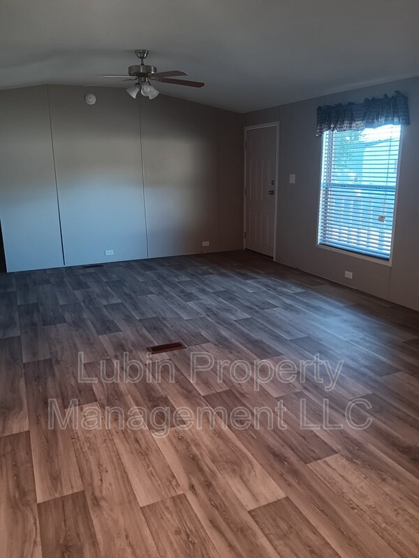 Building Photo - 2 2nd St