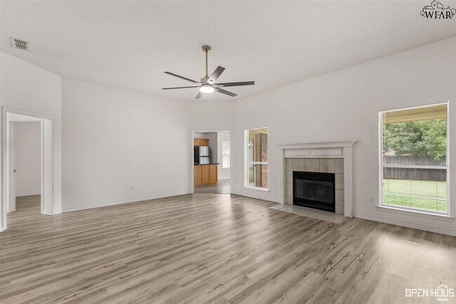 Foto del edificio - 6017 Sandy Hill Blvd