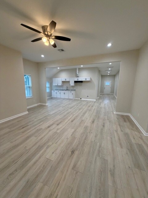 Building Photo - 2000 Homan Ave