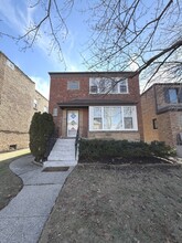 Building Photo - 2649 W Balmoral Ave